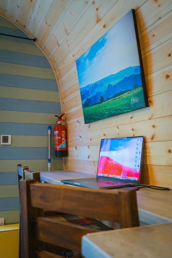 Emlyn'S Coppice - Luxury Woodland Glamping Villa Holywell  Ngoại thất bức ảnh