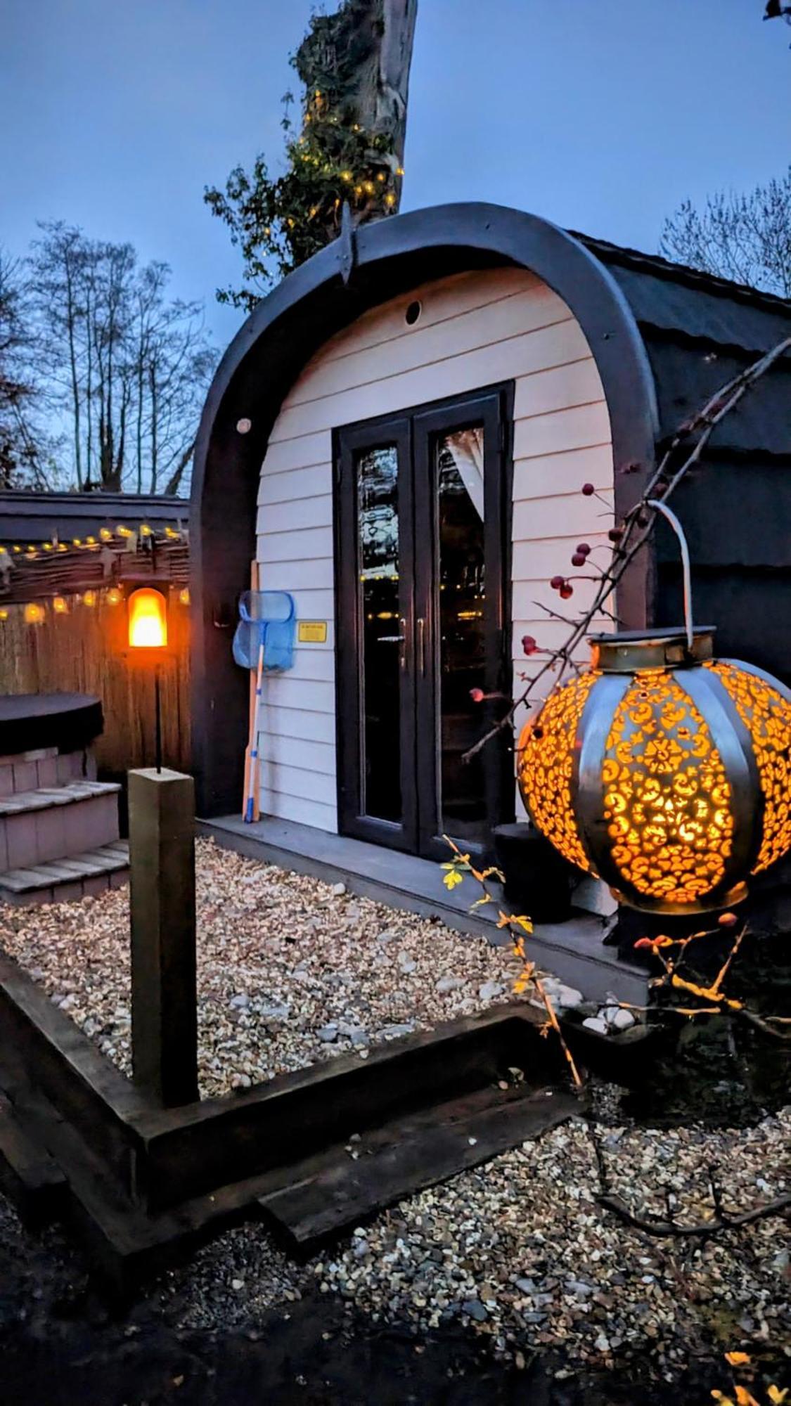 Emlyn'S Coppice - Luxury Woodland Glamping Villa Holywell  Ngoại thất bức ảnh