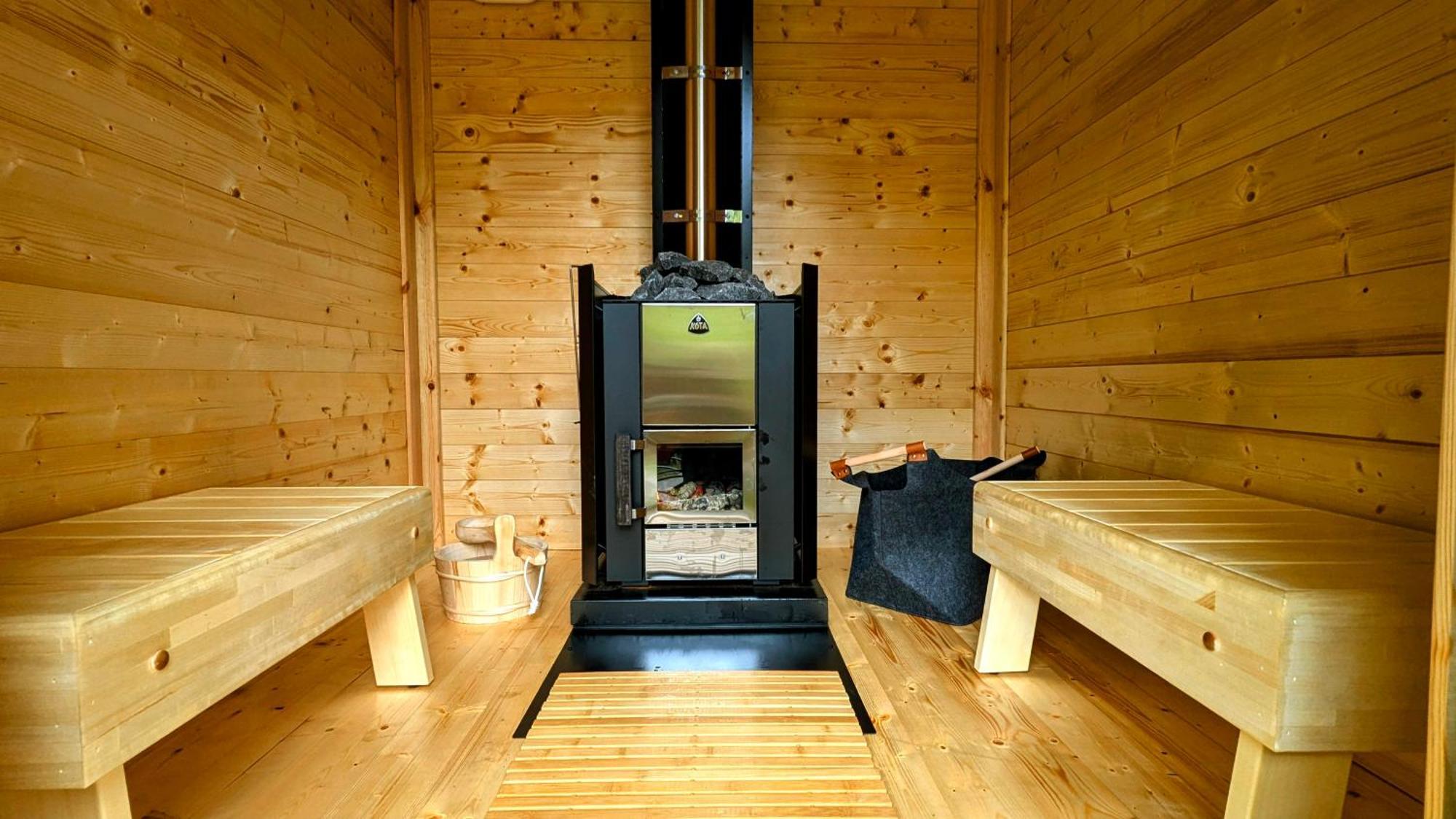 Emlyn'S Coppice - Luxury Woodland Glamping Villa Holywell  Ngoại thất bức ảnh