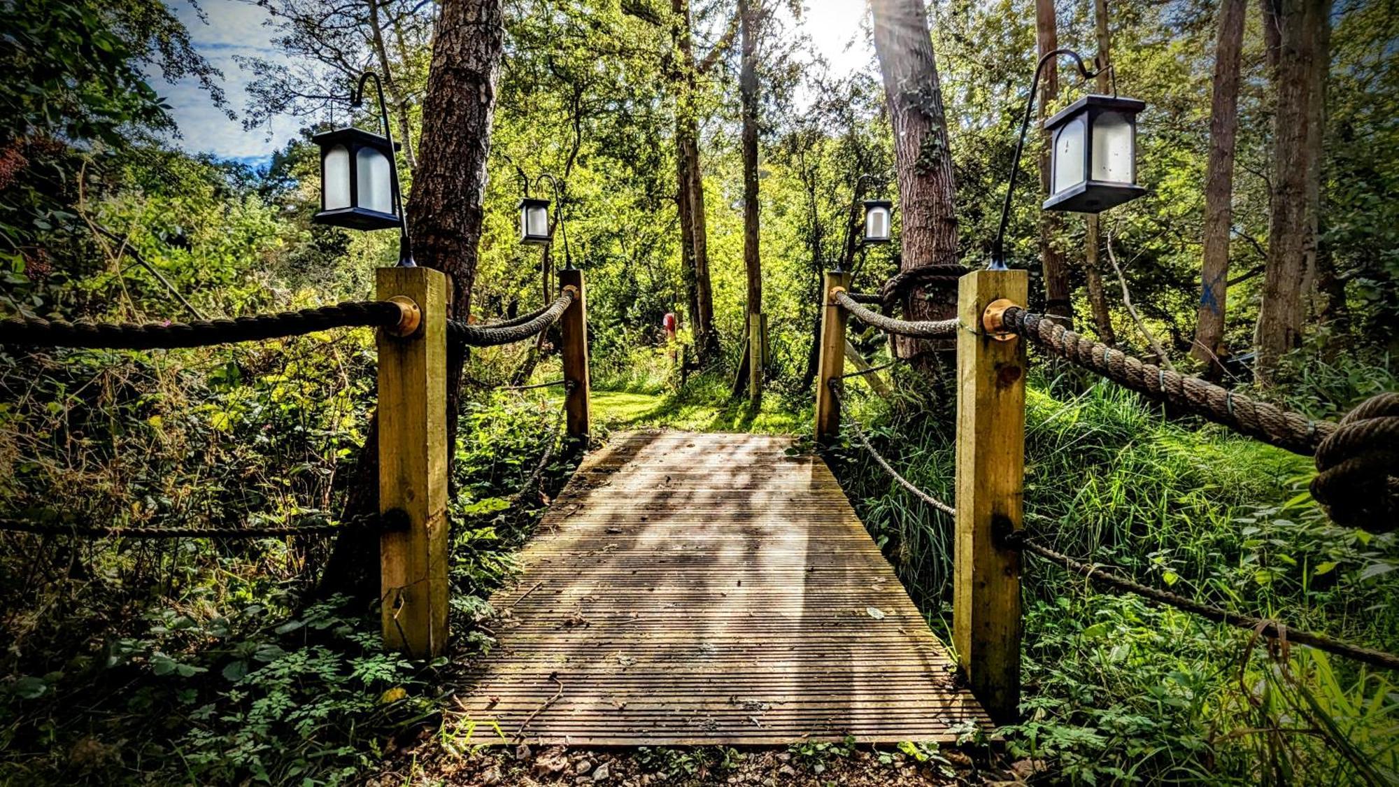 Emlyn'S Coppice - Luxury Woodland Glamping Villa Holywell  Ngoại thất bức ảnh